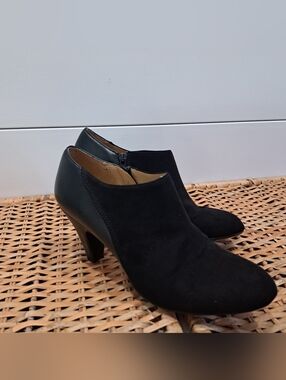 Naturalizer Lana Black Heeled Y2K Goth Vamp Minimalist Ankle Bootie Womens 8